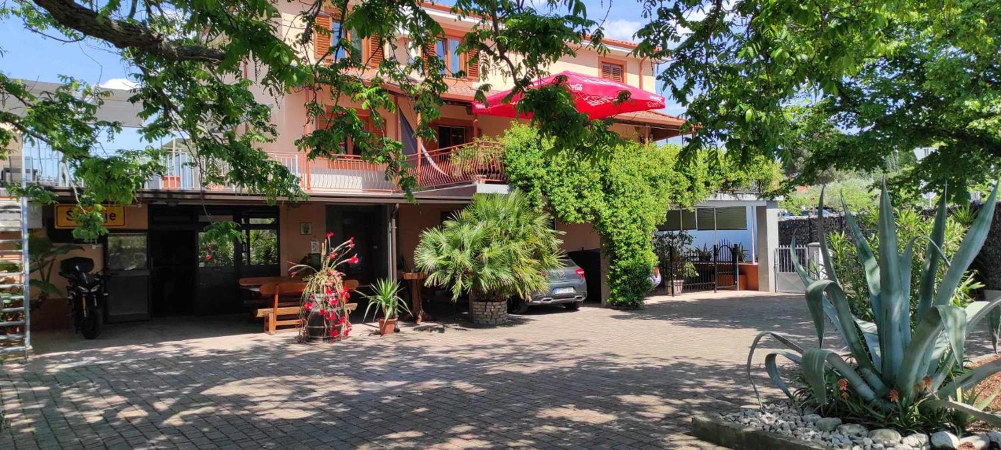 Guesthouse Skofije Ob Parenzani Spodnje Skofije Exteriör bild