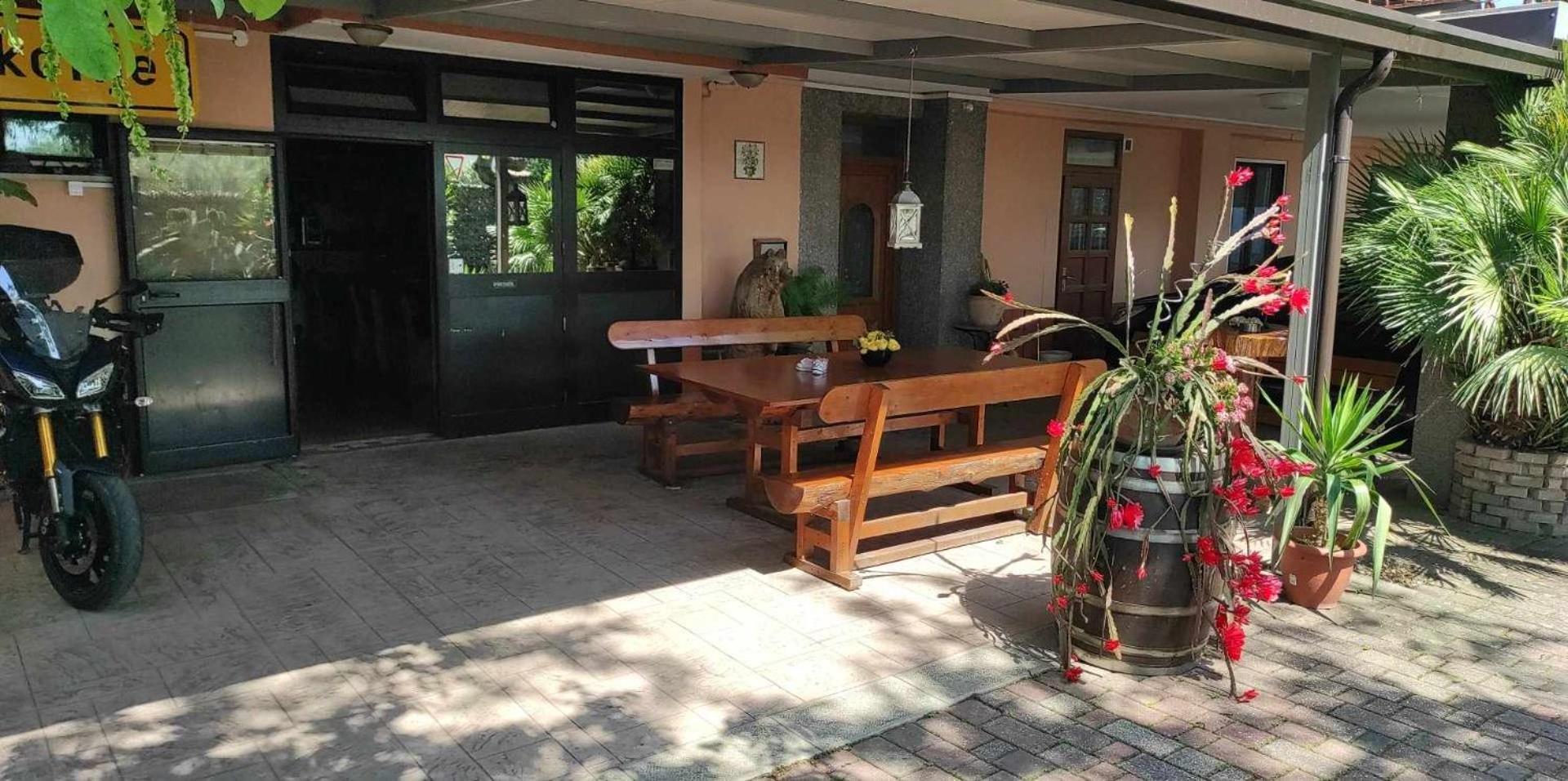 Guesthouse Skofije Ob Parenzani Spodnje Skofije Exteriör bild